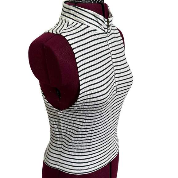 O'NEILL Slate Allina Stripe Zip Up Tank Top Top Navy Skimmer Cropped NWT Large - Picture 4 of 9
